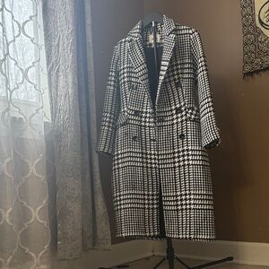 Classic Black and White Houndstooth Blazer